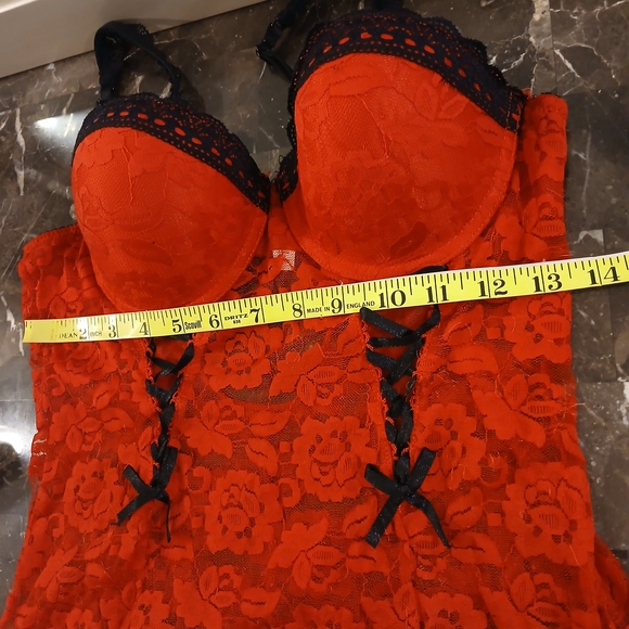 Elegant Red Lace Chemise - Picture 8 of 15